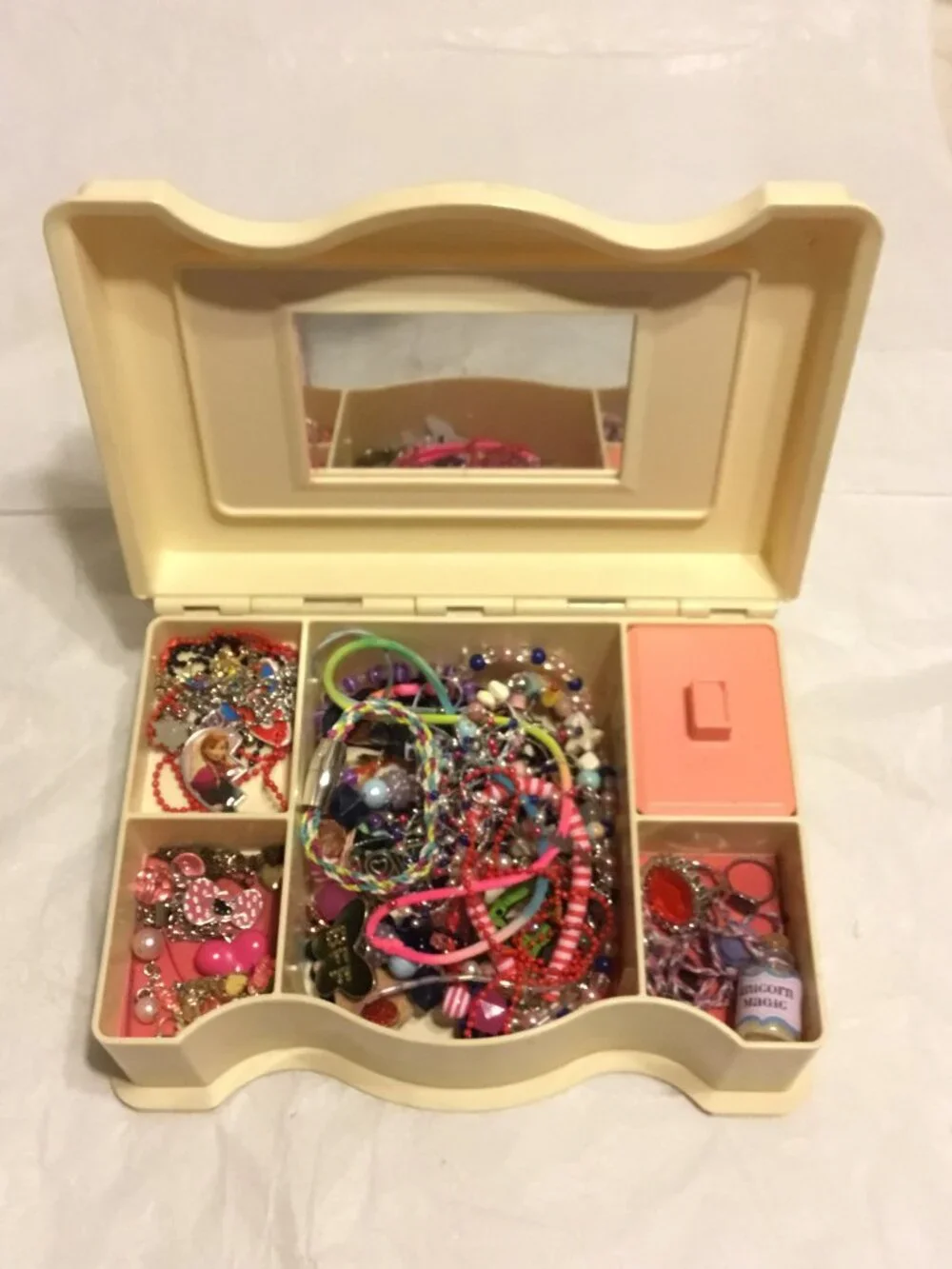 Vintage 1989 Playskool little girl's plastic jewelry box full of lots of jewelry